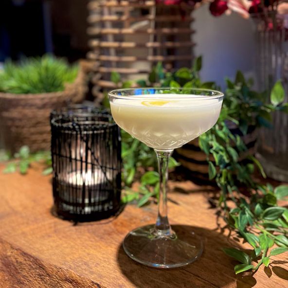 Ofelia-Bar-cloudy-lemon-cocktail